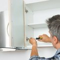 Ljudi su počeli da renoviraju kuhinju bez da potroše dinar: Evo kako - potreban vam je samo šrafciger!