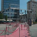 Ниш између два филмска фестивала: Један најављен као "невиђени спектакл" и други - већини глумаца дражи