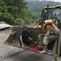 Više od 1.300 ljudi nestalo u bujičnim poplavama u Nepalu i Tibetu