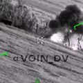 "Aligatori" u napadu: Žestoka paljba helikoptera Ka-52 na ukrajinsko oklopno vozilo (video)