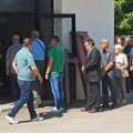 Kolona ljudi sliva se ka kapeli: Nikšićani se u tuzi opraštaju od košarkaša Ivana Ćorovića