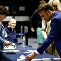 U Francuskoj zatvorena birališta u prvom krugu vanrednih parlamentarnih izbora