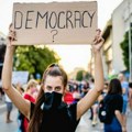 Demokratija zemalja EU na „staklenim nogama”