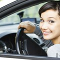 Dugme koje treba da gasite čim uđete u auto - „ekološka” opcija koja može da optereti motor