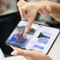 Sve o iPhone Duo, prvom savitljivom Apple telefonu: Bez SIM kartice, sa dve kamere i jakom cenom (video)