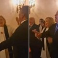 Blamaža Hilari Klinton! Đuska uz čuvenu pesmu na žurci u Španiji, njeni plesni pokreti hit na mrežama (video)
