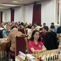 Pobednički pehar u rukama Novosađana: U Paraćinu završen "Festival šaha"