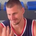 Nikola Jokić i družina oduševljeni: Košarkaši Srbije dobili poseban poklon pred Olimpijske igre (video)