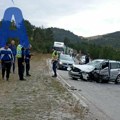 Žestok sudar kamiona i automobila kod Zlatibora: Prednji deo na oba vozila skoro potpuno slupan