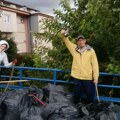 Zavrni rukave: Skoro tona i po đubreta očišćena sa obala Vranjske reke FOTO