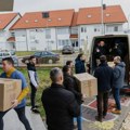 Na Kosovo i Metohiju stigao humanitarni konvoj iz Francuske: Pun šleper nove garderobe, igračaka i školskog pribora za…