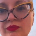 Maja Nikolić pokazala bujni dekolte, svi se okretali za njom: U ovakvom izdanju šetala hrvatskim primorjem