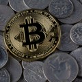 Bitkoin iznad 99.000 evra, ali itirijum i solana klize nadole: Evo gde je danas najveći rast na kripto tržištu