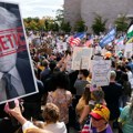 (Фото) Трамп бесан због ових призора са улица Америке: Масовни протести широм земље, републиканци поручили: "Ово је мржња"