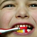 Zašto nije uvek najbolje prati zube dva puta dnevno