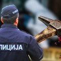 Krvavi početak godine u Kikindi! Čekićem ubio ženinog ljubavnika, pa sebi oduzeo život. Telo žrtve pronađeno sa smrskanom…