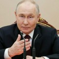 Putin: Rusija će povećavati potencijal i borbenu gotovost oružanih snaga