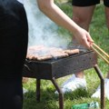 Evo šta pomaže ako ste se prejeli mesa za Prvi maj: Nadimanje vam ne gine, a uz ove 3 namirnice, koje svi imate kod kuće…