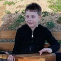 Ako ga vidite, odmah zovite policiju! Dečak (8) nestao u Sarajevu, porodica moli za pomoć (foto)