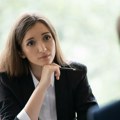 Српкиња послата у ХР због "сексистичке шале": Нећете веровати кад чујете шта је наљутило колегу из САД!
