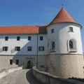 Mnogi iz Srbije prolaze tuda kad idu u Sloveniju, a ne znaju da se pored puta kriju dva dvorca kao iz Diznijevih filmova