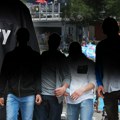 Tinejdžeri upali s motkama, pa nasrnuli na obezbeđenje: Napad na bazenu u Košutnjaku, teško povređen mladić