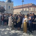 Nastavnici i đaci Gimnazije u Čačku protestuju već treću nedelju zbog „stranačkog nametanja direktorke“
