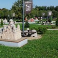 Park minijatura Srbija: Srpske svetinje stražare nad Lazarevom prestonicom /foto/
