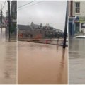 Ulice pod vodom, vojska na terenu: Oluja koja preti Britaniji već opustošila jednu zemlju (video)