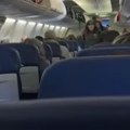Stjuardesa zanemela od šoka Kada je videla šta se nalazi u delu za ručni prtljag, nije mogla da veruje! (video)