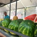 Zašto se lubenica ne jede u maju i junu?! Prodavci dali jasan odgovor i otkrili tajnu kako da odaberete najslađu