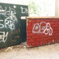 Grafiti koji vređaju Srbe ispisani u blizini gračanice, meštani uznemireni: "Mi ovde živimo i ne nameravamo da odemo"…