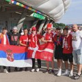 UŽIVO - Alijanc Arena crveni dva sata pred utakmicu, Srbi i Danci u zagrljaju!
