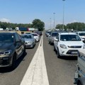 Amss: Teretnjaci najduže čekaju na prelazu Šid, na preševu autobusi