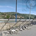 Čitaoci javljaju: U Grdelici pala ograda pored stadiona i bazena