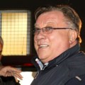 Oglasile se komšije halida bešlića iz Sarajeva: Pevaču pružaju svu podršku: "Mora da bude hrabar, pobediće!"