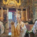 Patrijarh Porfirije služi liturgiju u Dečanima: Veliki broj vernika u manastiru