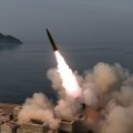 Kim Džong Un nadgledao testiranje raketa sa kasetnim bojevim glavama: Pogodile ciljano područje udaljeno 136 km