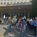 Studentu Poljoprivrednog fakulteta određeno zadržavanje, advokati kažu da mu se na teret stavlja pozivanje na rušenje ustavnog…