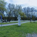 Izmešta se "Kameni cvet" sa keja zbog izgradnje pešačko-biciklističkog mosta