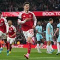 Arsenal pobedio Barnli i došao na korak od titule u Premijer ligi