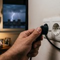 Da li treba vaditi utikače iz utičnica tokom oluje? Evo odgovora jednom za svagda