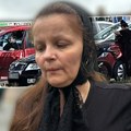(Paparaco) Evo gde smo zatekli malu Canu: Pevačica slomljena nakon smrti muža, sama ispred bolnice! Evo šta je radila.