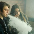 Mladi sve više konzumiraju e-cigarete: Šta je vejp, a šta snus i kako utiču na zdravlje