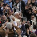 Vatikan pojasnio skandaloznu odluku Blagoslov istopolnih parova nije jeretička, niti bogohulna mera