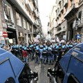 Studenti u Napulju sukobili se sa policijom povodom 75. godišnjice NATO-a