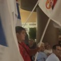 Ovako je slavio Obrenovac Vijorila se zastava, niko sreću nije mogao da krije posle pobede liste SNS-a