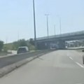 Dokle, bre,: Više?! Na auto-putu kod Niša vozio auto u kontra smeru, ljudi revoltirani (video)