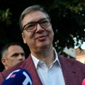 Vučić došao na skup građana protiv blokada u Ubu, pridružio se šetnji: "Širom Srbije se okupilo preko 55.000 ljudi"