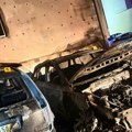 Izgorelo 6 automobila u Zemunu! Vatra zahvatila i fasadu zgrade - sumnja se da je podmetnut